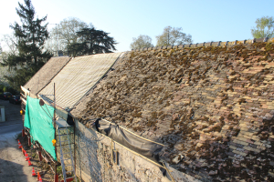 Toiture en cours de rénovation par CRFC