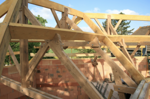 Charpente traditionnelle en bois réalisée par CRFC